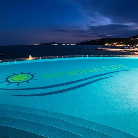 Marina Sea View Апартамент