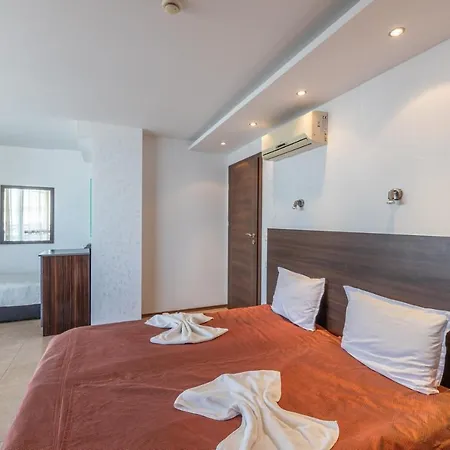 Marina Sea View Apartment Baltschik